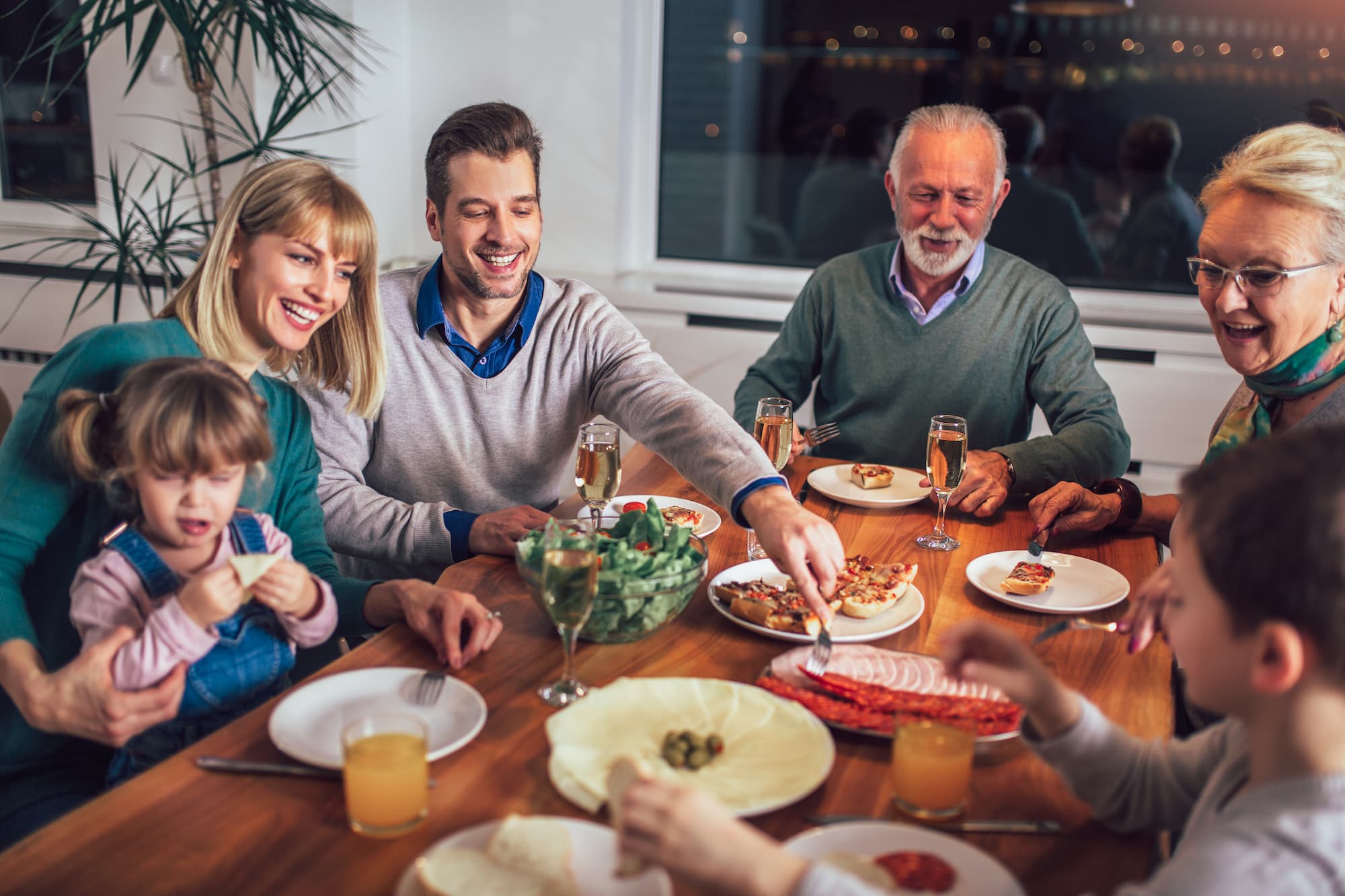 ADOBESTOCK_244923083 | Zum Saüwadala Pourquoi célébrer un anniversaire dans un restaurant alsacien ? Riedisheim